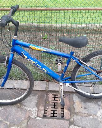 bicicletta  MTB 26 