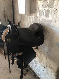 Sella western barefoot