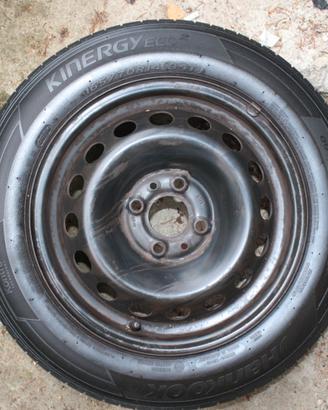 pneumatici estivi Hankook 165/70R14 con cerchi