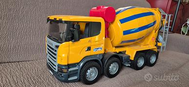 Bruder Autocarro betoniera Scania serie R