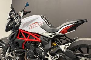 MV BRUTALE 800 DRAGSTER