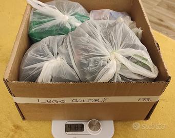 4 Kg LEGO COLORI + RUOTE