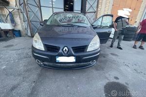 Ricambi Renault Scenic 1.9 dCi 130cv del 2007