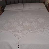 coperta in pizzo a mano lunga 2,30 larga 2,56 