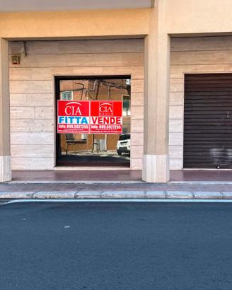 Locale 126 mq- n°2 vetrine
