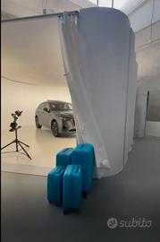 Pedana rotante con gabbia di luce per auto