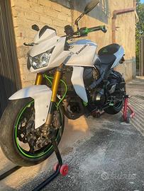 Kawasaki z 750 tenuta maniacalmente