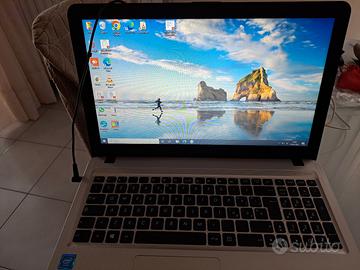 Pc portatile ASUS F540S