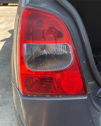 STOP FANALE POSTERIORE SINISTRO RENAULT Twingo II