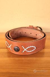 Cintura marrone in pelle con ricami