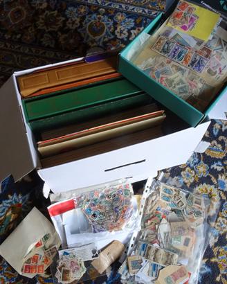 ITALIA DAL 1945 AL 1980 IN SCATOLONE 11 KG FRANCOB