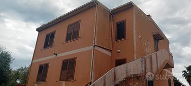Villa con serre in produzione - sassari