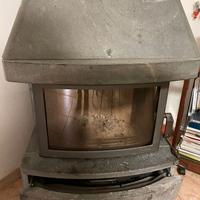 Stufa a legna/Caminetto Contura 470