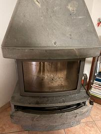 Stufa a legna/Caminetto Contura 470