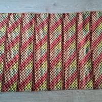 Tappeto in lana anni 40 ricamato a mano