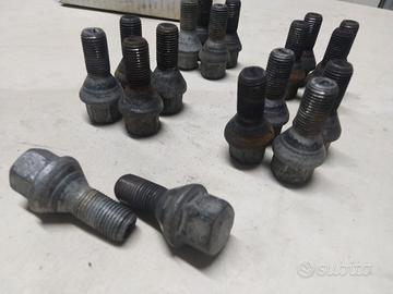 kit 18 bulloni M12x1,25 L 22mm Fiat 4x98 punto