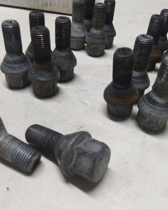 kit 18 bulloni M12x1,25 L 22mm Fiat 4x98 punto