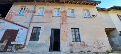 Soluzione Indipendente in centro paese