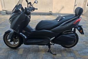 Yamaha XMAX 300 Tech MAX (2021) - Solo 9.600 km