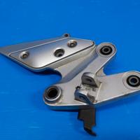 -Supporto pedana ant Dx Yamaha FZ6 Fazer
