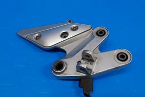 -Supporto pedana ant Dx Yamaha FZ6 Fazer