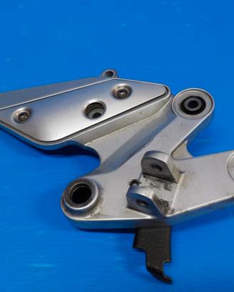 -Supporto pedana ant Dx Yamaha FZ6 Fazer