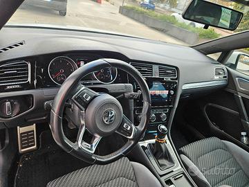 Volkswagen Golf 7.5 R.Line 1.6