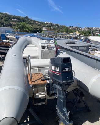 Gommone neoprene con motore Yamaha