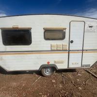 Roulotte 5MT 4 posti letto cucina e bagno completi