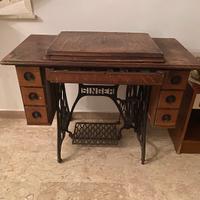 Antica macchina da cucire vintage Castrofilippo
