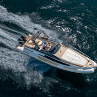 Solemar 33 SE con 2 x 300 HP Mercury