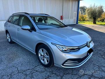 VOLKSWAGEN Golf Variant 2.0 TDI SCR Life