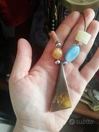 Collana estiva con pietre in resina 
