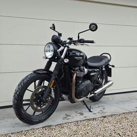 Triumph Street Twin 900 A2 - 9.544 km - Unico Prop