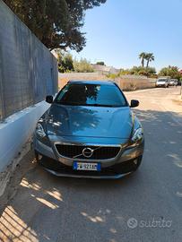 volvo v40 cross country 