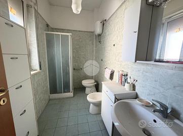 2 LOCALI A MARANO DI NAPOLI