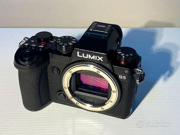 Lumix S5