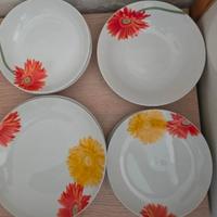 ER-STOCK-144 # LOTTO DI 16 PIATTI MISTI CON ZUPPI