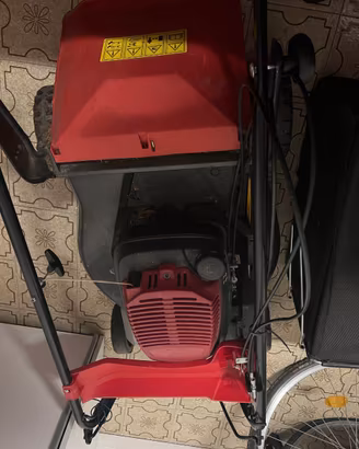 TAGLIAERBA MAKITA  CON MOTORE HONDA