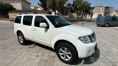 Nissan Pathifinder 2.5 dci sport