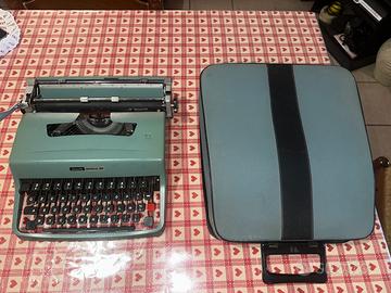 Macchina da scrivere Olivetti “Lettera 32”