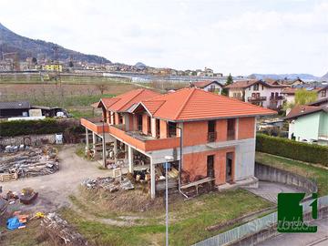 PORZIONE DI COMPLESSO ARTIGIANALE AL GREZZO