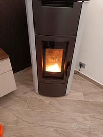 Stufa a pellet Ravelli hrv 160 touch steel idroven