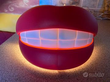 Lampada Bocca IKEA mod FLABB pop art stile warhol