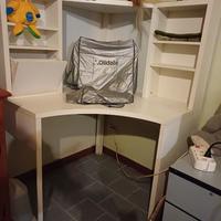 Mobile angolare per studio e PC