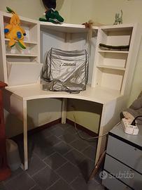 Mobile angolare per studio e PC