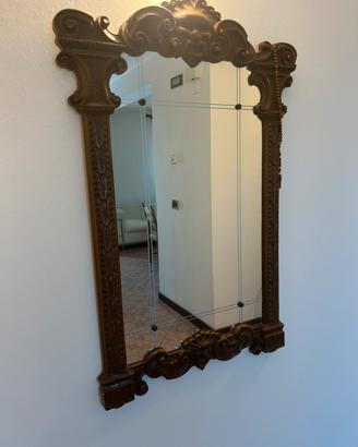 Specchio con cornice in legno
