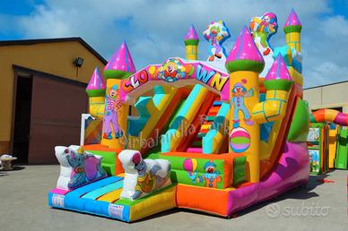 Scivoli e Castelli Gonfiabili per Bambini