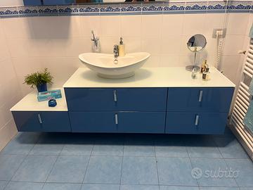 Mobile bagno con lavabo incluso