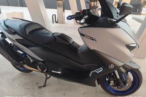 Yamaha Tmax 560 